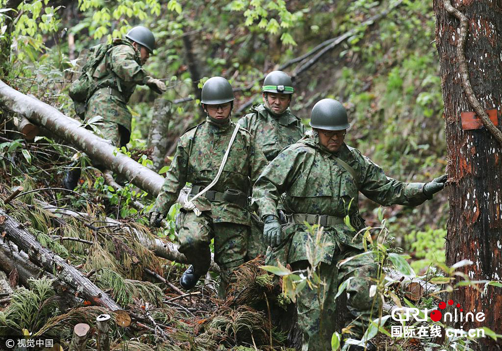 日本自卫队失联军机残骸找到 2人死亡2人仍下落不明